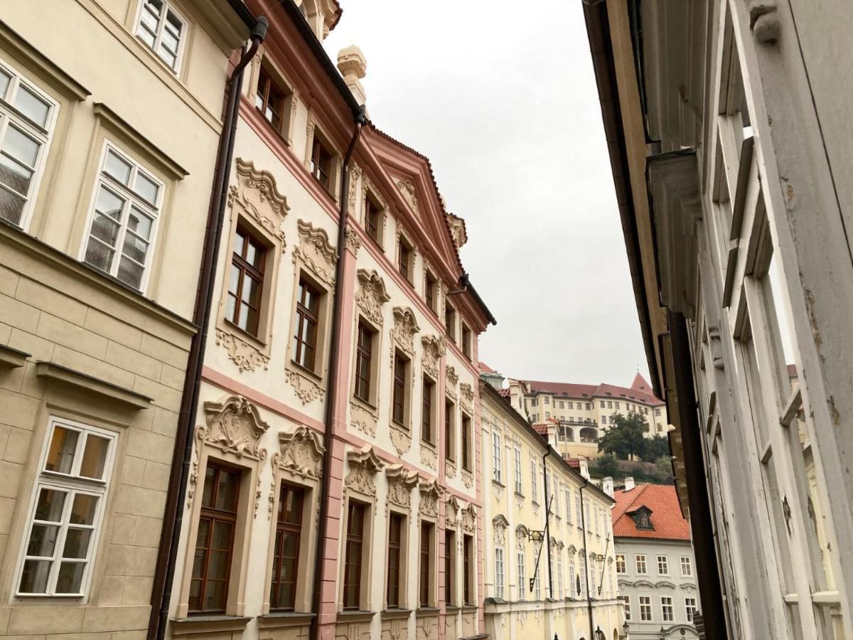 Price & Location - Historic Square Residency * Praga
