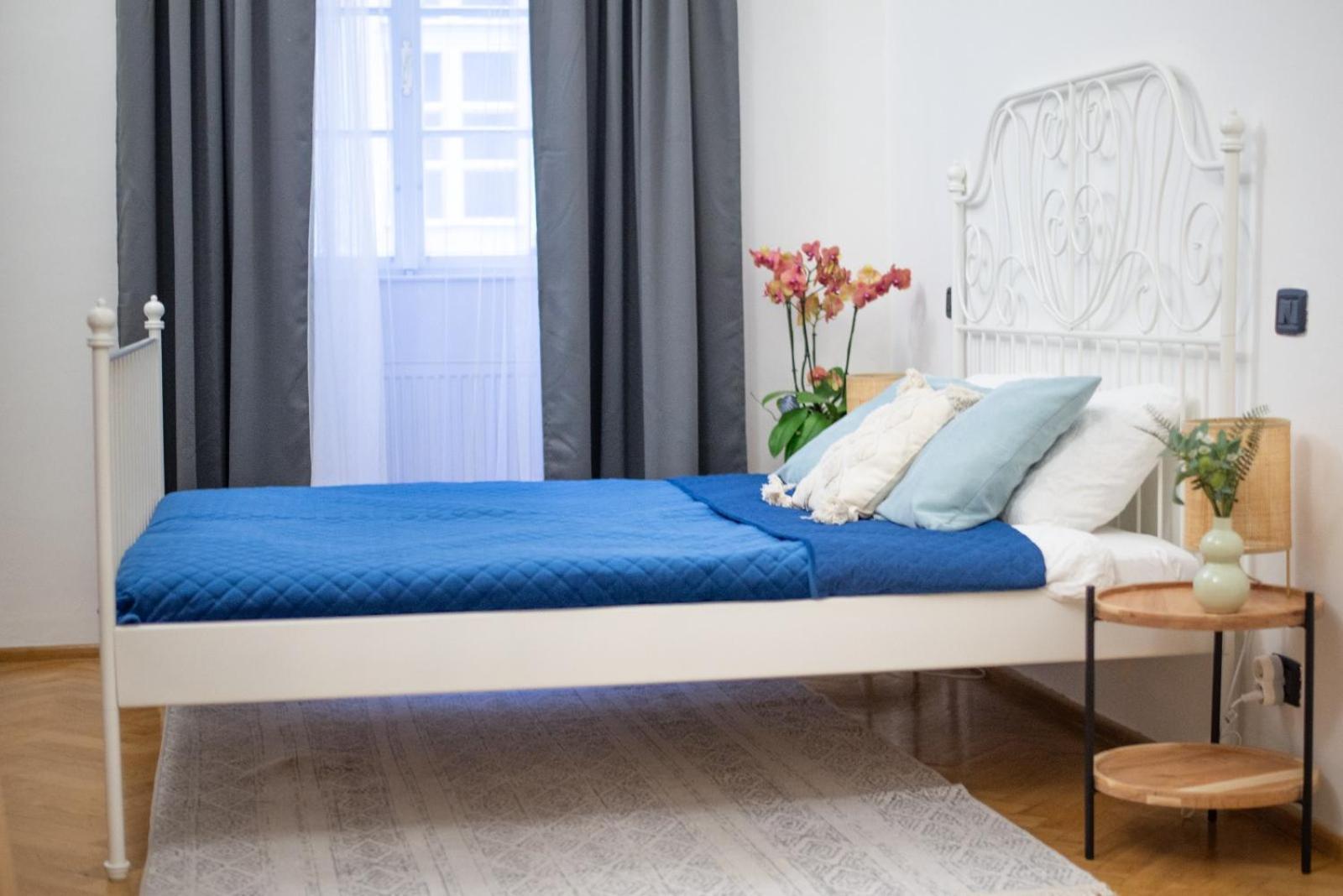 Price & Location - Historic Square Residency Apartamento *