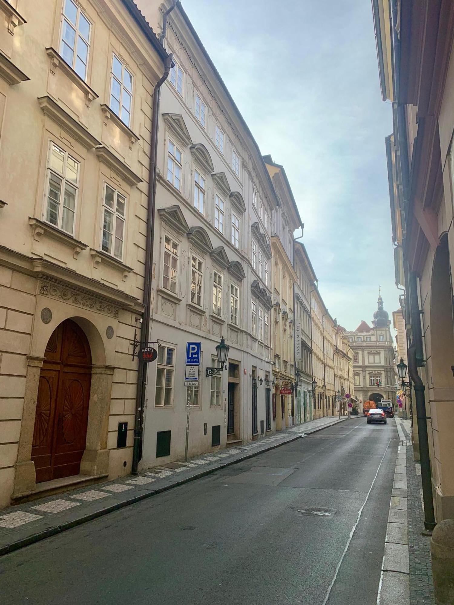 Price & Location - Historic Square Residency Apartamento *