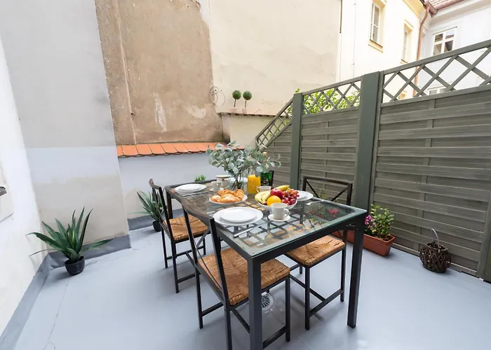 Best Price & Location - Historic Square Residency